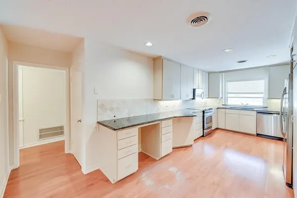 $1,990 | 6349 Diamond Head Circle, Unit C, Dallas, TX 75225