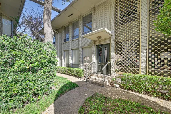 $1,990 | 6349 Diamond Head Circle, Unit C, Dallas, TX 75225