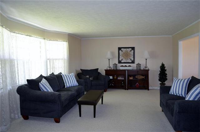 266 Bumpus Mills Road Dover, TN 37058 - Photo 7 of 20 Spacious living room with bay window.