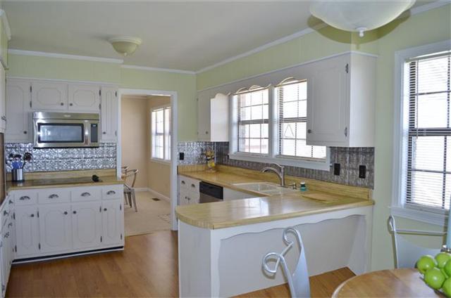 266 Bumpus Mills Road Dover, TN 37058 - Photo 10 of 20 Bright & cheery kitchen.