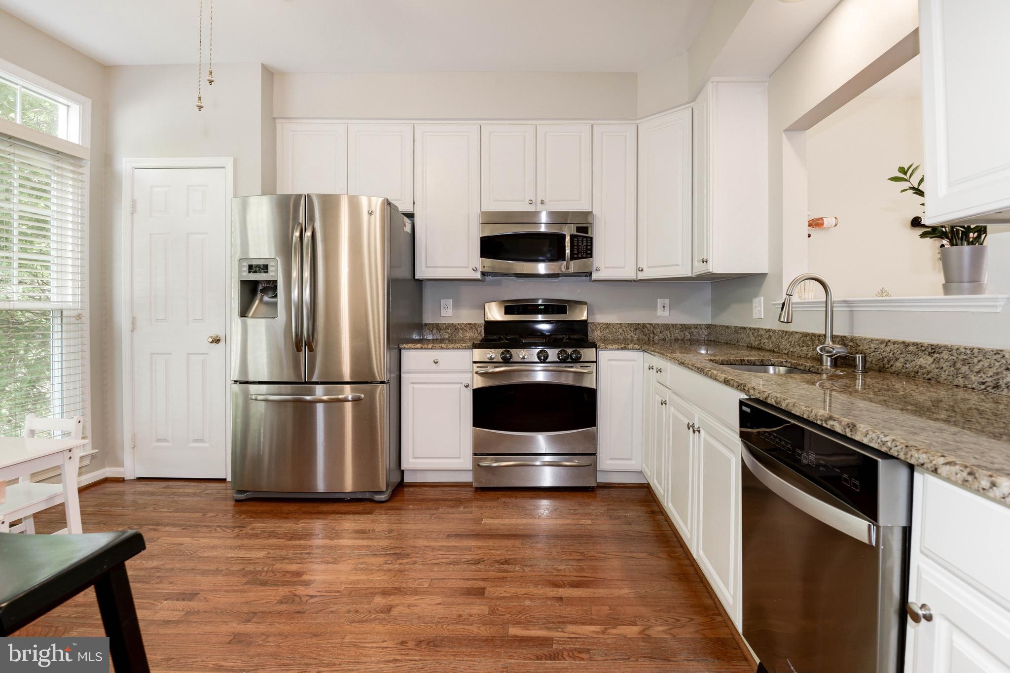 1265 Weatherstone Court Reston, VA 20194 - Photo 4 of 40