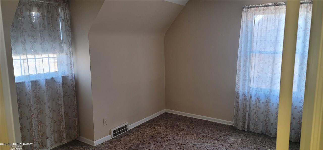 22158 Moross Road Detroit, MI 48236 - Photo 6 of 10