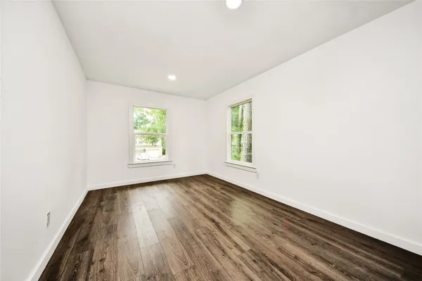 $475,000 | 33 Kittiwake Court, The Woodlands, TX 77380