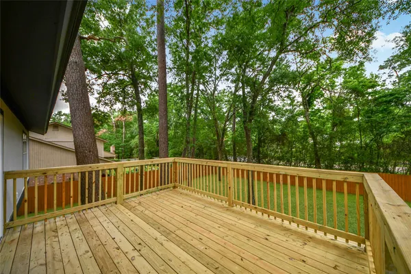 $475,000 | 33 Kittiwake Court, The Woodlands, TX 77380