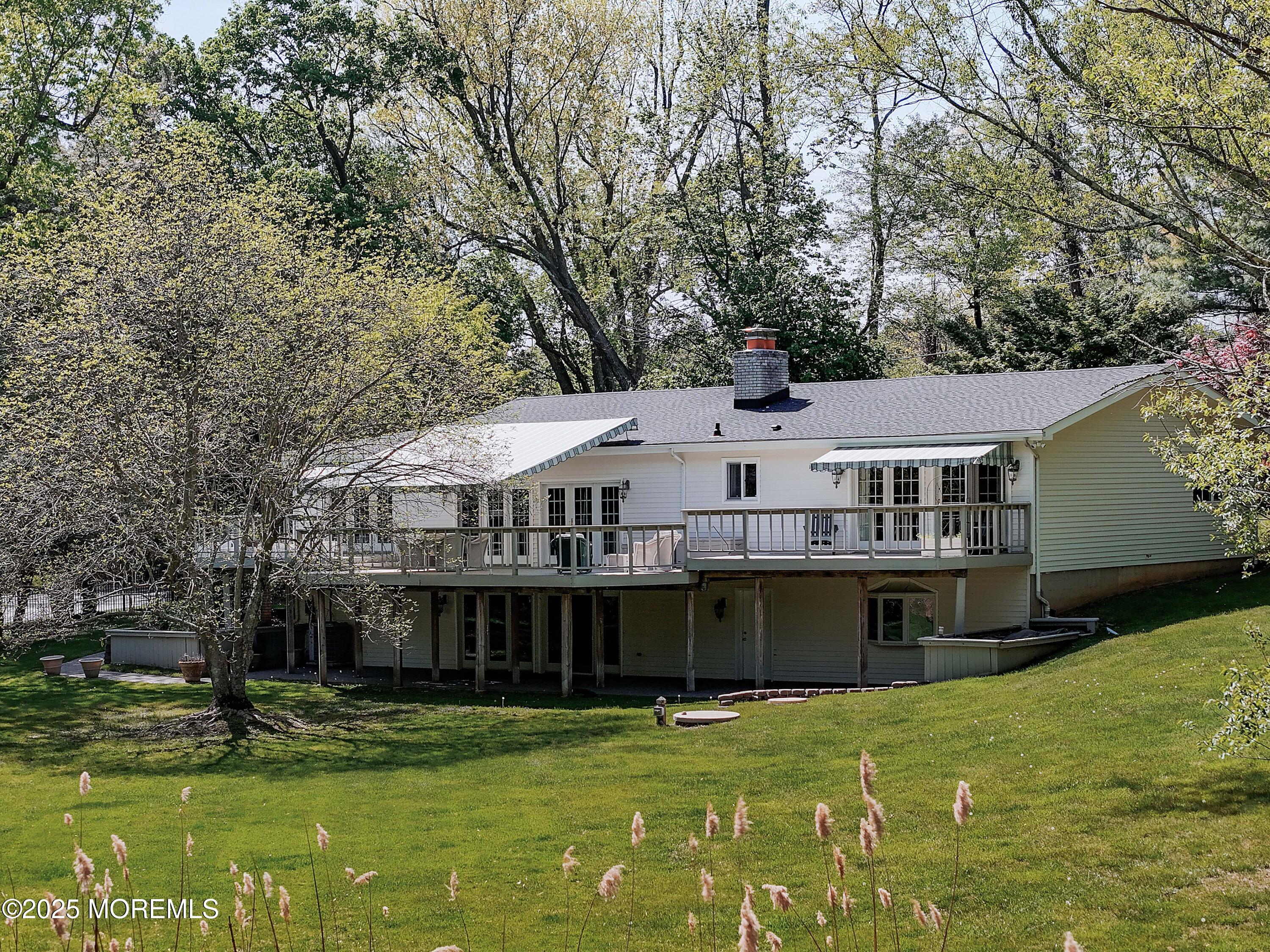 68 Middletown Road Holmdel, NJ 07733 - Photo 4 of 68 Newer Awnings