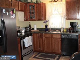 142 Idlewild Road Levittown, PA 19057 - Photo 5 of 7 Gallery Image 5