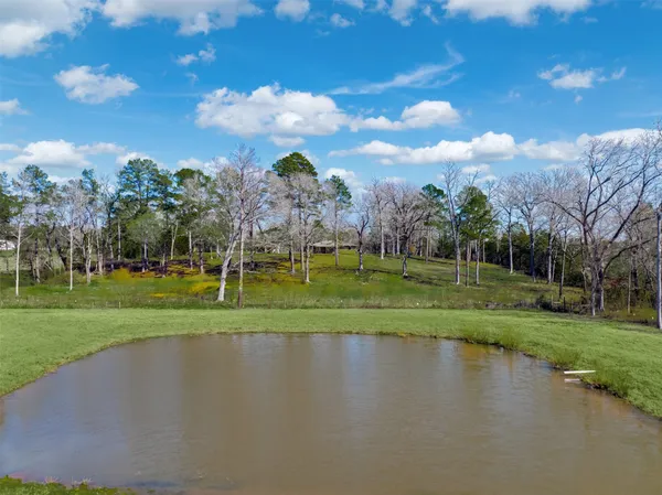 $1,479,500 | 5624 Farm To Market Road 323, Palestine, TX 75801
