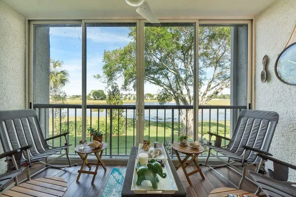 $239,000 | 4832 Esedra Court, Unit 206, Lake Worth, FL 33467
