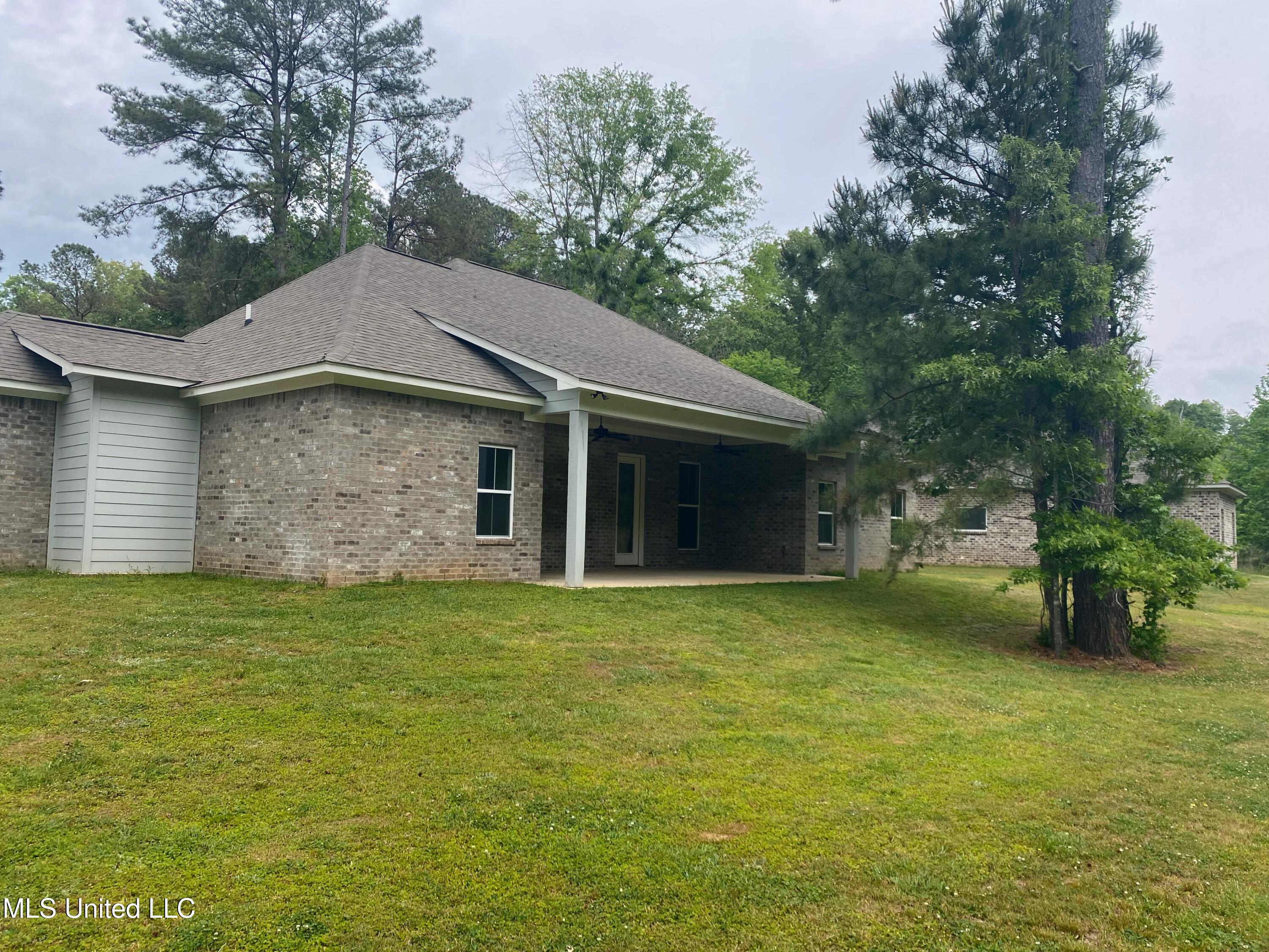 129 Salus Bend Clinton, MS 39056 - Photo 18 of 18 IMG_0905 Copy