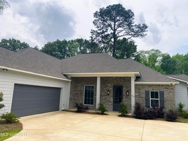 $430,000 | 129 Salus Bend, Clinton, MS 39056