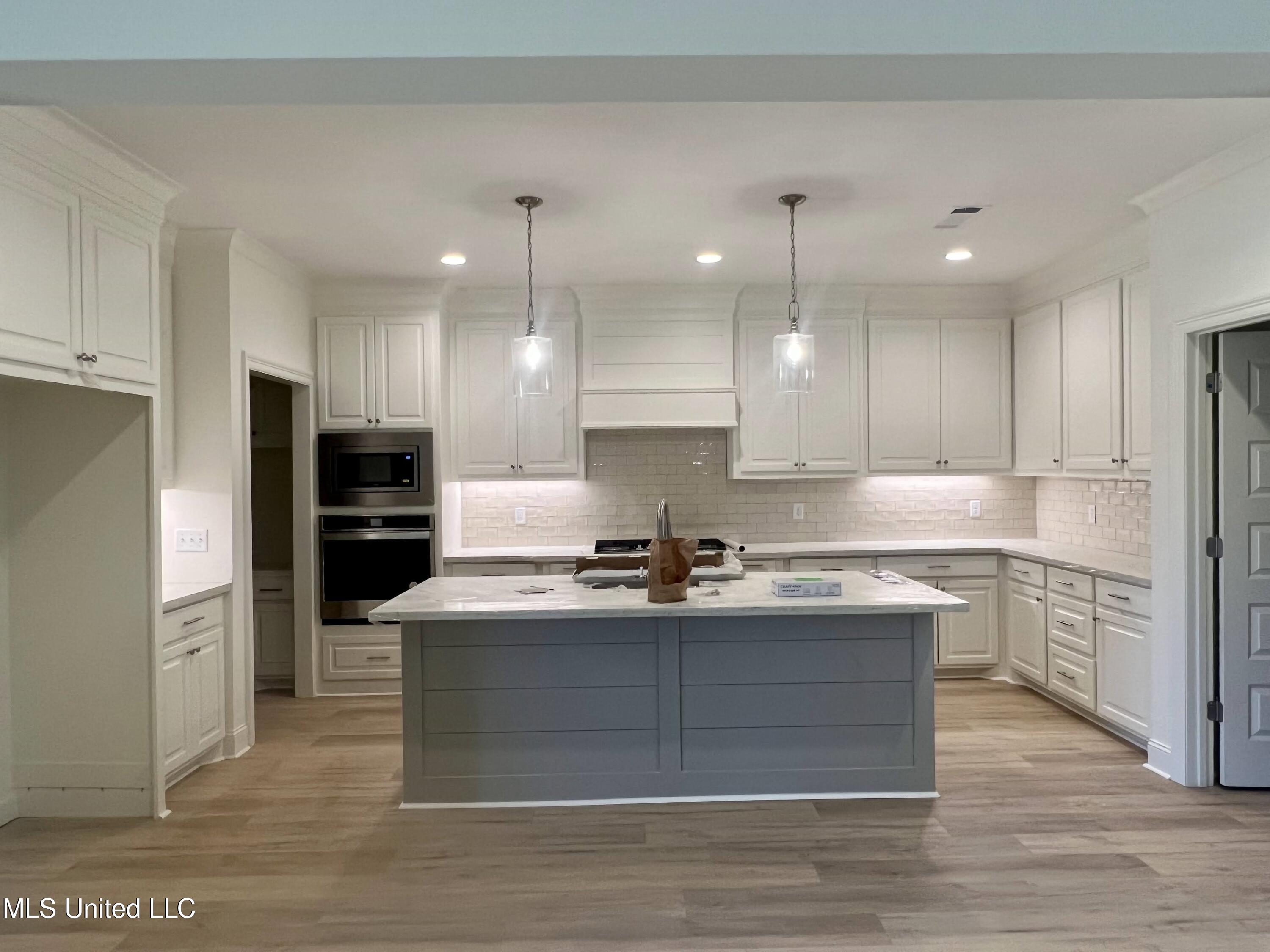 129 Salus Bend Clinton, MS 39056 - Photo 7 of 18 IMG_4836