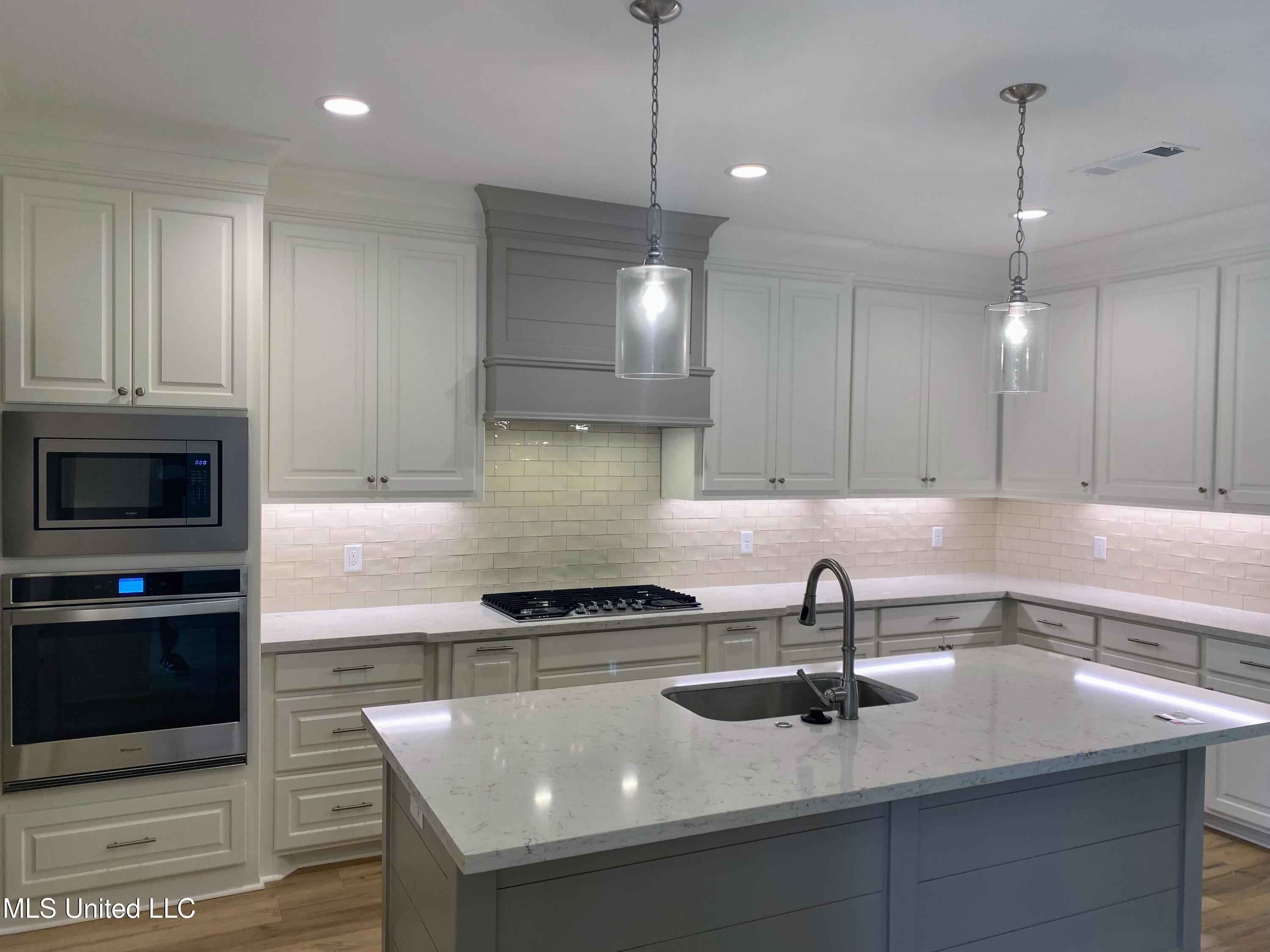 129 Salus Bend Clinton, MS 39056 - Photo 8 of 18 IMG_0881