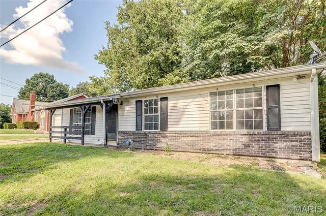 $89,000 | 6 Hilltop Place, East St. Louis, IL 62203