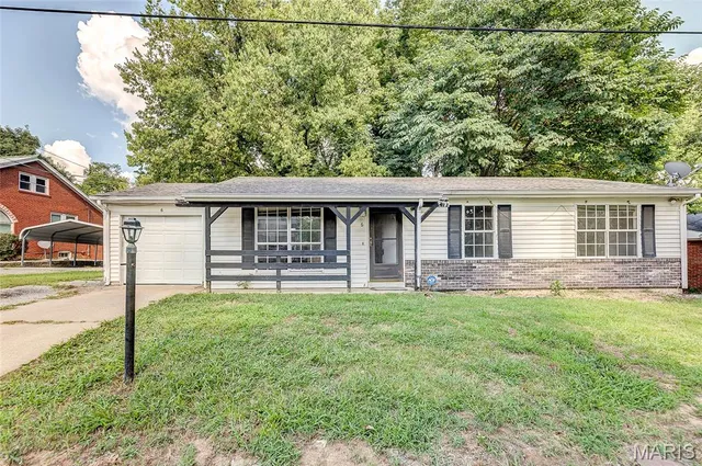 $89,000 | 6 Hilltop Place, East St. Louis, IL 62203