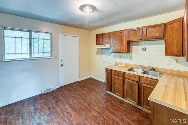 $89,000 | 6 Hilltop Place, East St. Louis, IL 62203