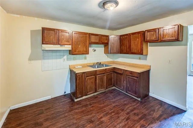 $89,000 | 6 Hilltop Place, East St. Louis, IL 62203