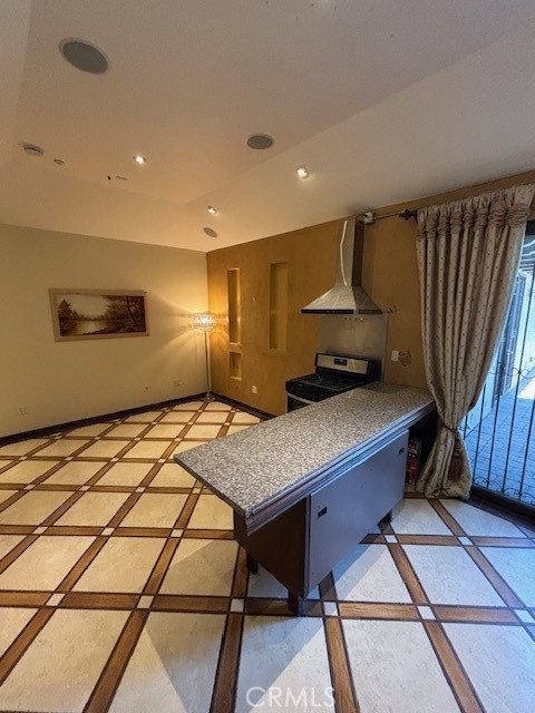 44 Hackamore Lane, Unit 46 Bell Canyon, CA 91307 - Photo 11 of 26 a room with a table and chairs