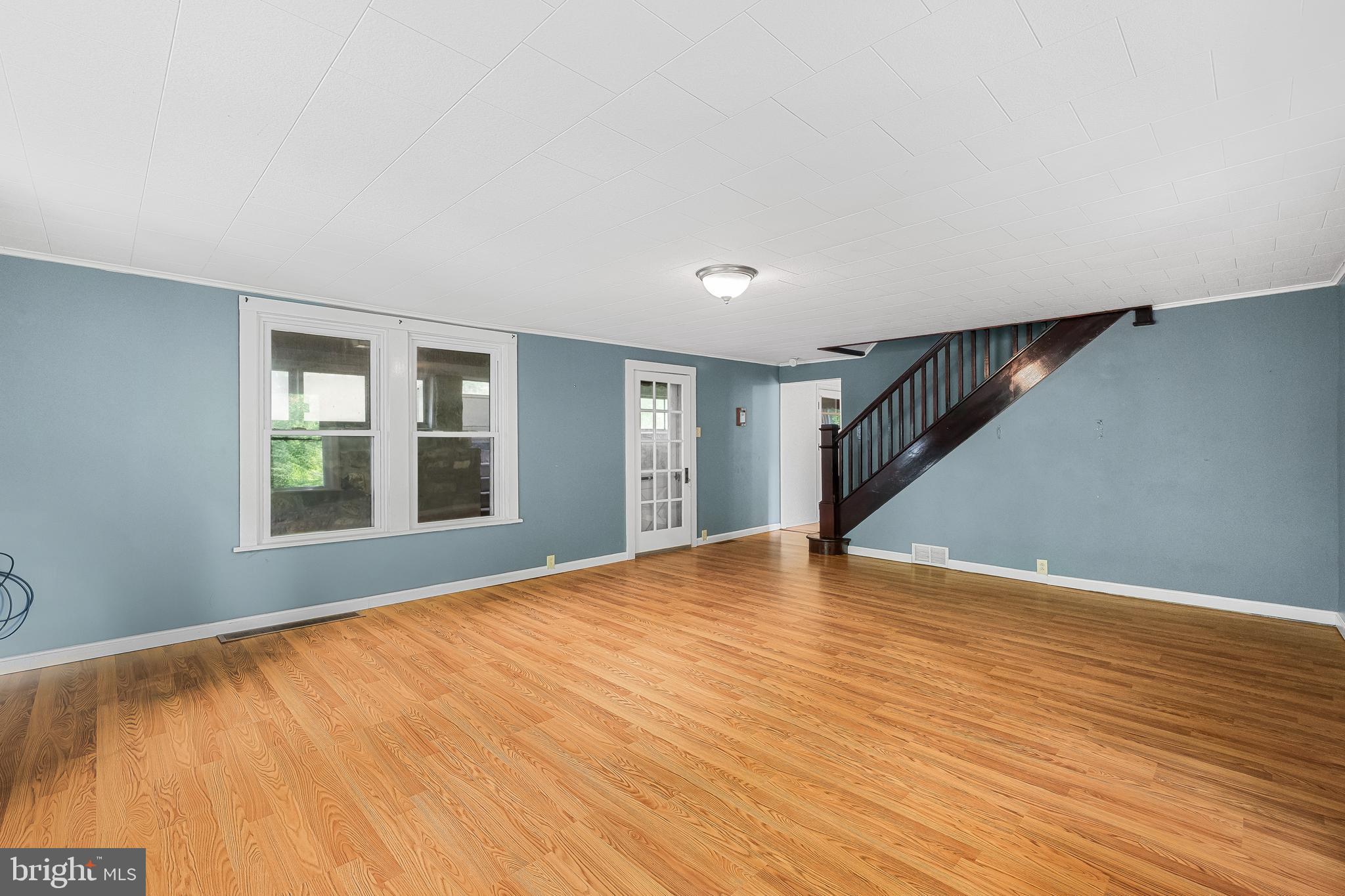 108 Poplar Road Fleetwood, PA 19522 - Photo 17 of 46 Living Room
