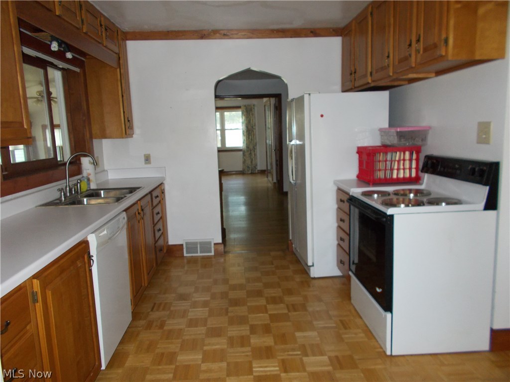 6113 Runkle Avenue Ashtabula, OH 44004 - Photo 12 of 35 Gallery Image 12