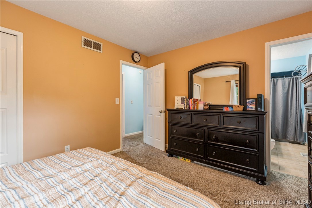 6204 Eric Drive Floyds Knobs, IN 47119 - Photo 23 of 40