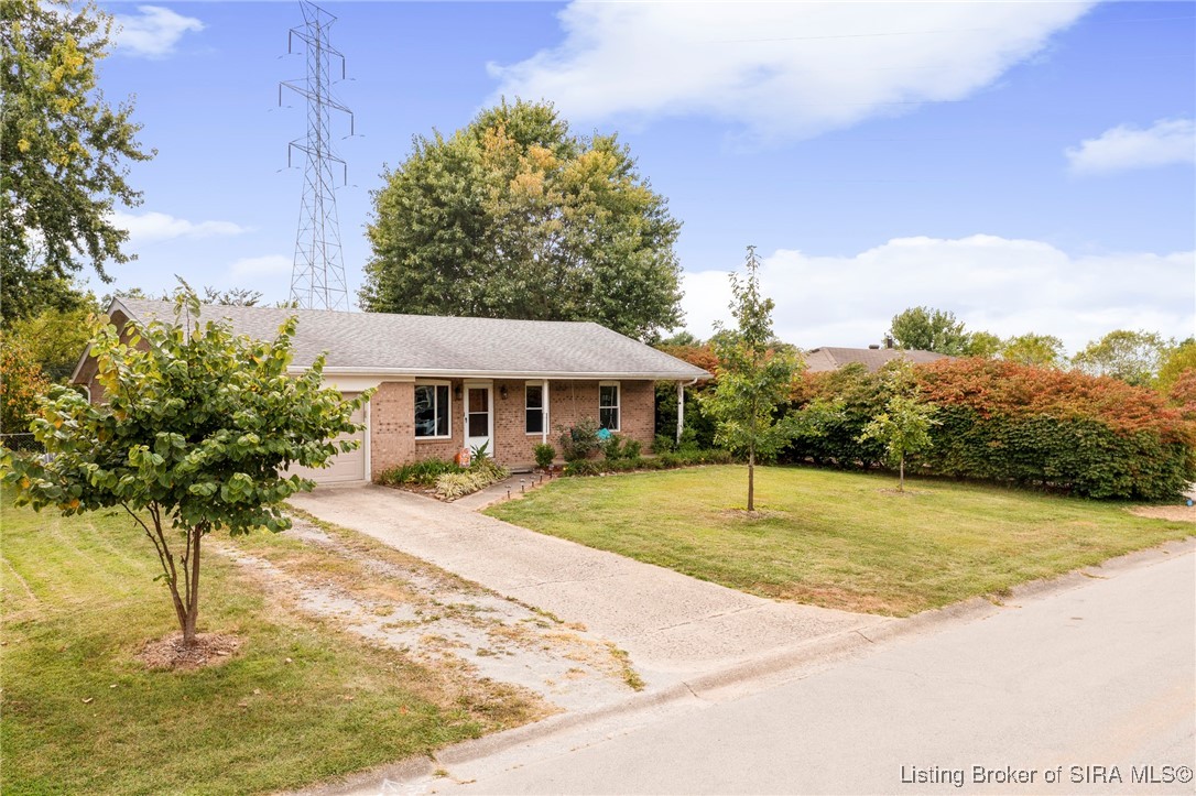 6204 Eric Drive Floyds Knobs, IN 47119 - Photo 3 of 40