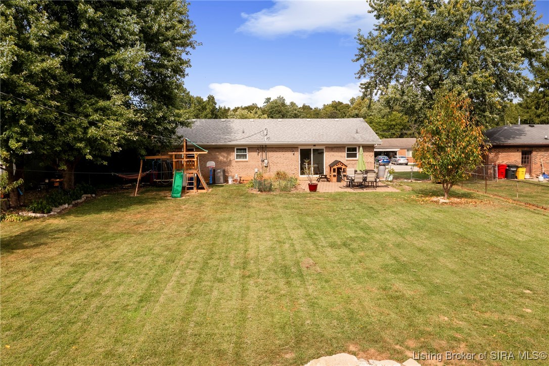 6204 Eric Drive Floyds Knobs, IN 47119 - Photo 39 of 40