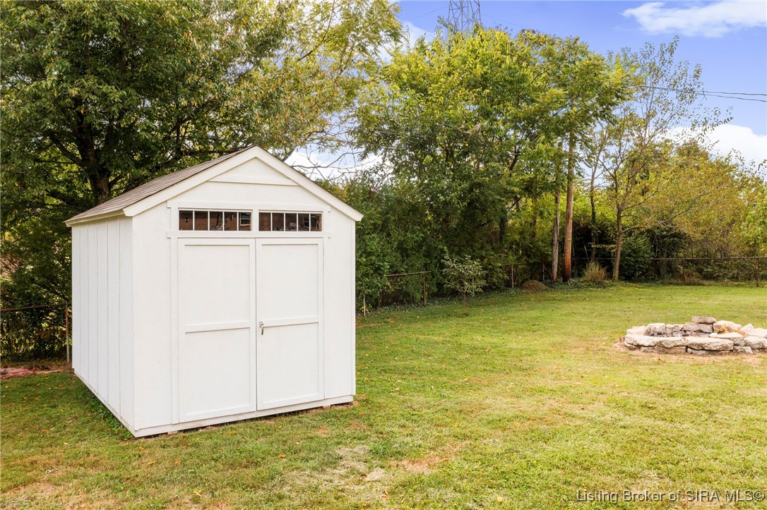 6204 Eric Drive Floyds Knobs, IN 47119 - Photo 40 of 40