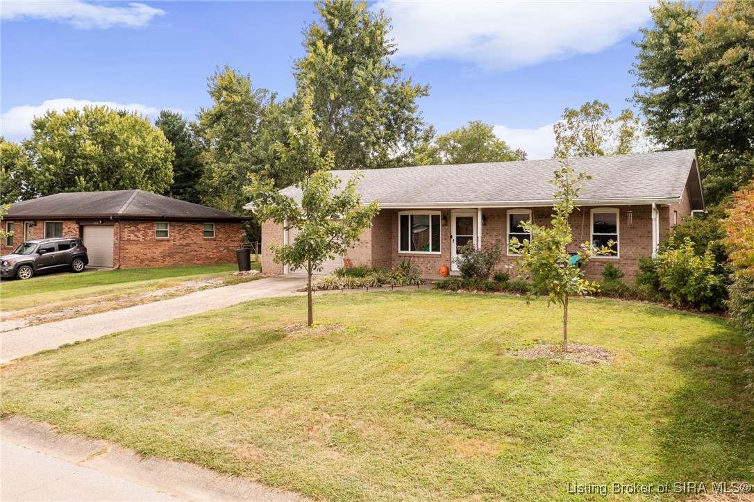 6204 Eric Drive Floyds Knobs, IN 47119 - Photo 4 of 40