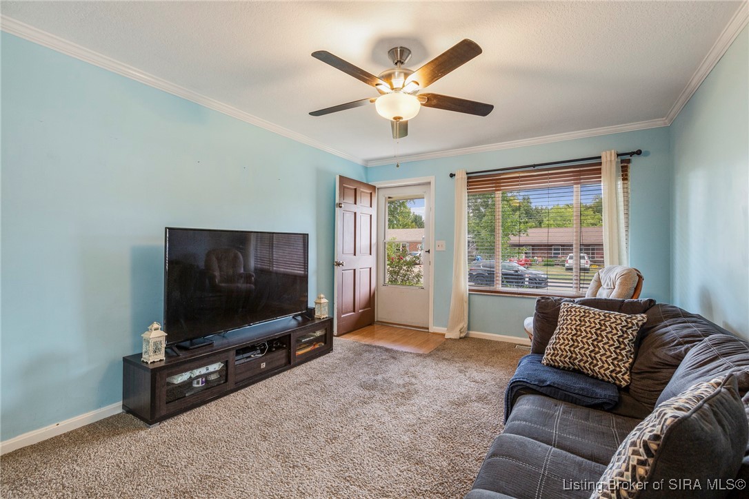 6204 Eric Drive Floyds Knobs, IN 47119 - Photo 9 of 40