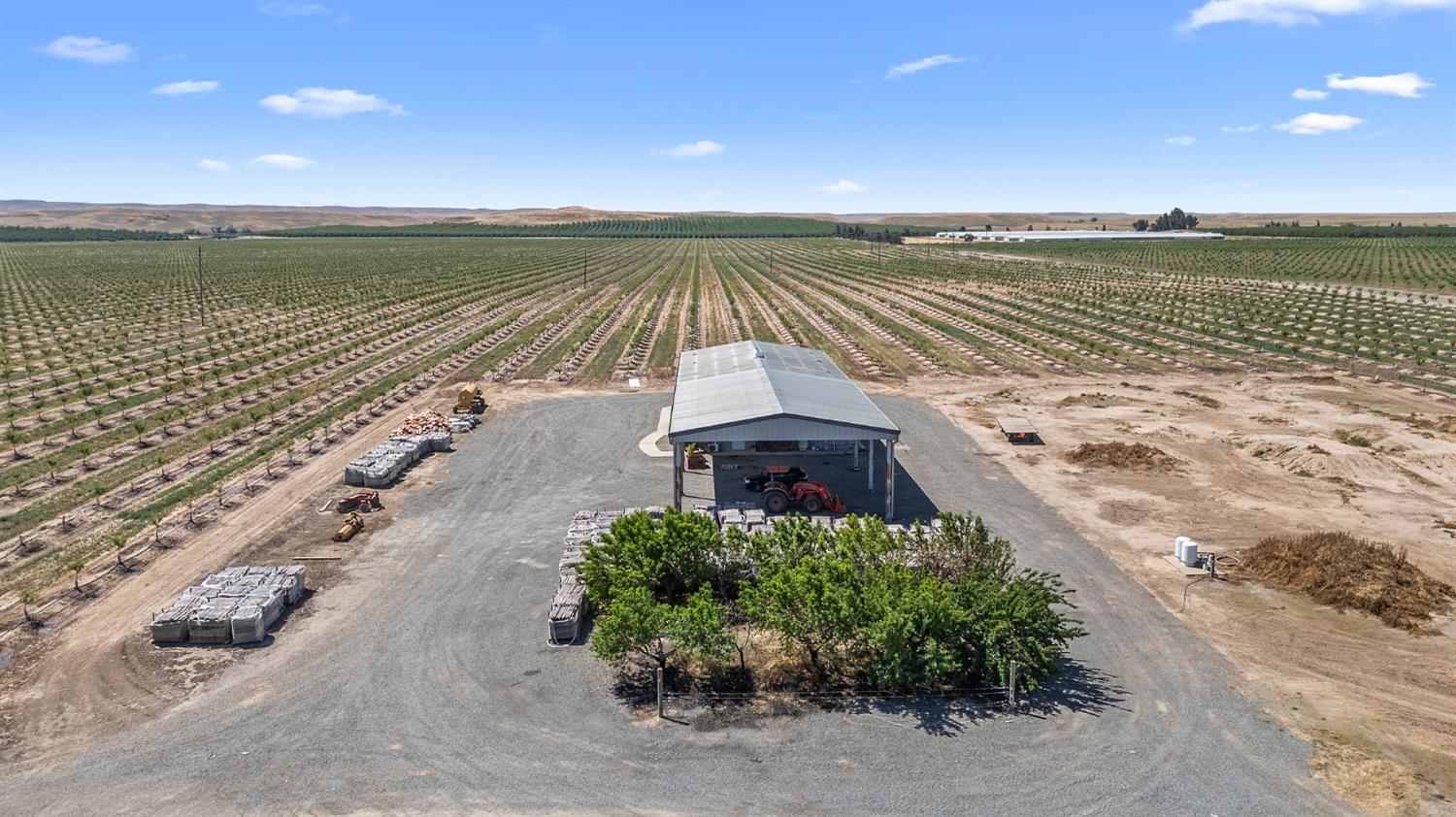 15743 Allen Road Snelling, CA 95369 - Photo 4 of 24 a view of a city with a lake