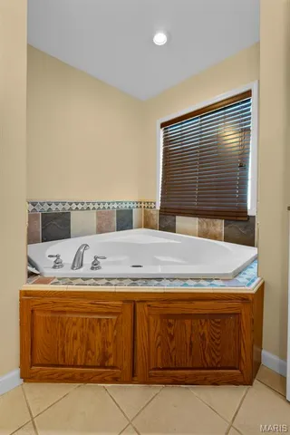 $460,000 | 661 County Road 261, Oran, MO 63771