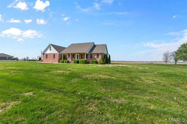 $460,000 | 661 County Road 261, Oran, MO 63771