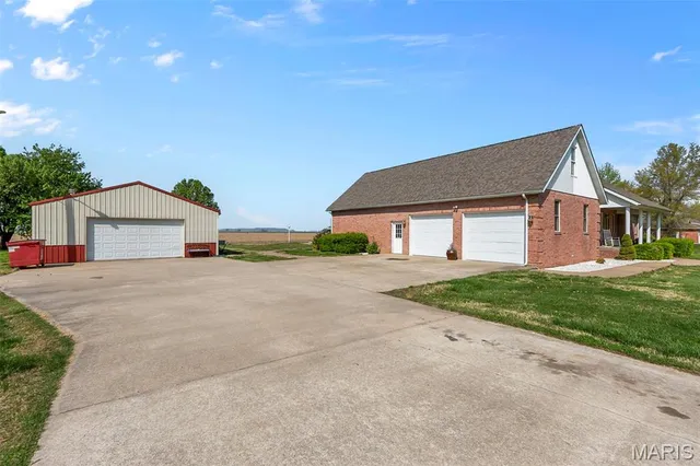 $460,000 | 661 County Road 261, Oran, MO 63771