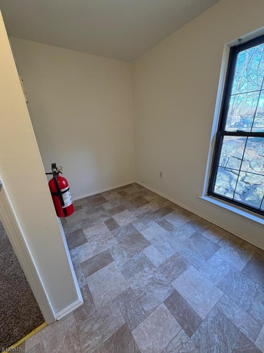 181 Long Hill Road, Unit 8 Little Falls, NJ 07424 - Photo 5 of 8