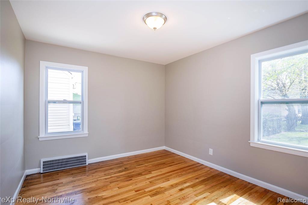 423 Campbell Street River Rouge, MI 48218 - Photo 16 of 32