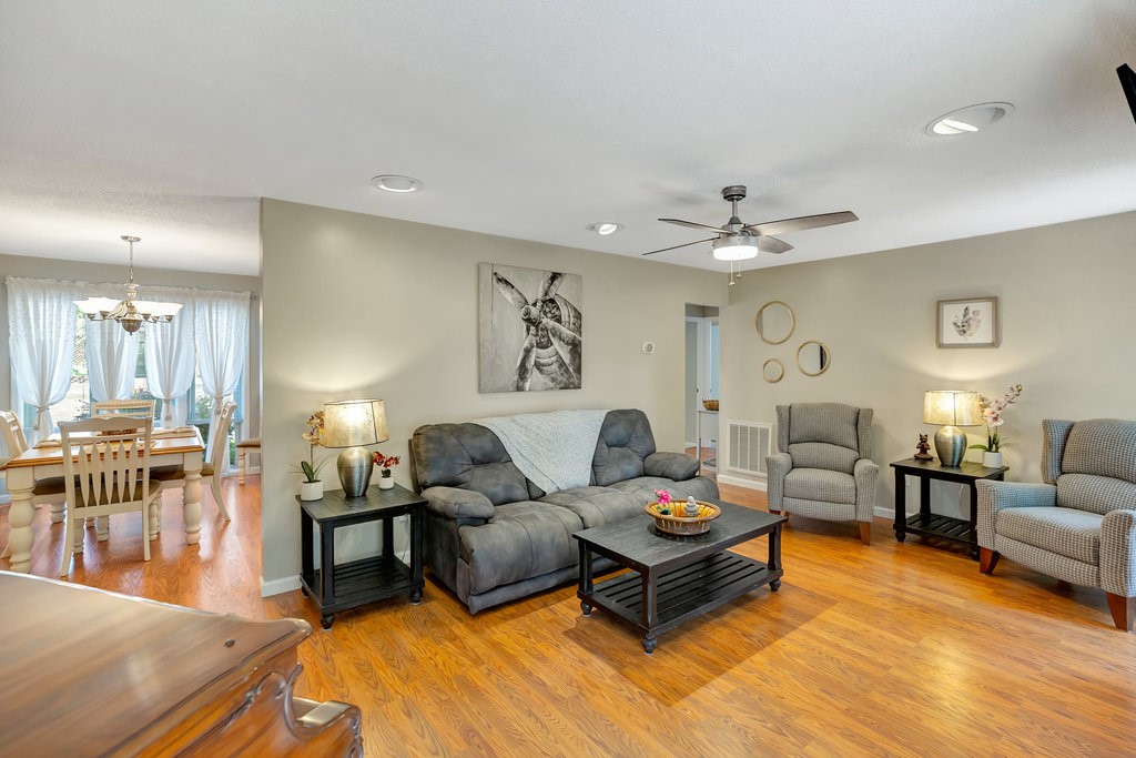 3071 Springfield Villas Anderson, SC 29626 - Photo 8 of 48 Living Room