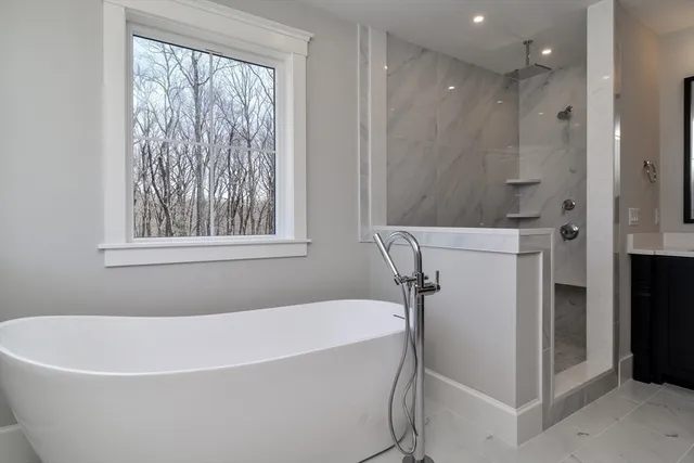 $2,350,000 | 2 Emerald Drive, Hopkinton, MA 01748