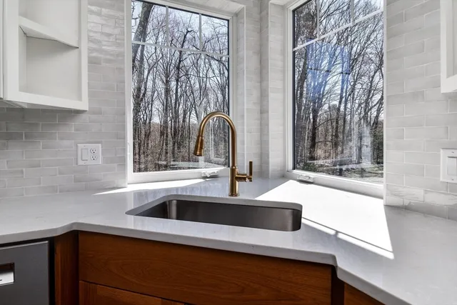 $2,350,000 | 2 Emerald Drive, Hopkinton, MA 01748