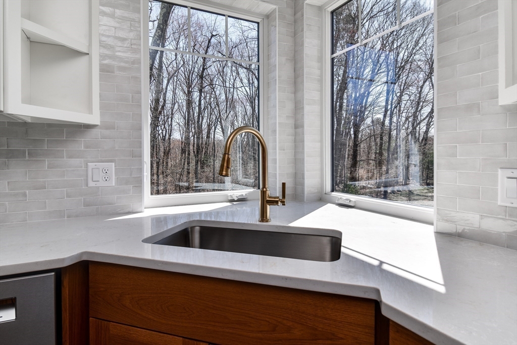 2 Emerald Drive Hopkinton, MA 01748 - Photo 4 of 42