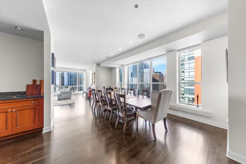 $1,899,990 | 445 East North Water Street, Unit 2501, Chicago, IL 60611