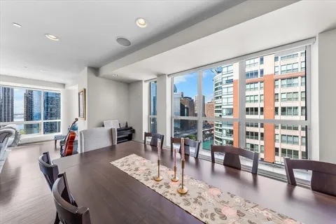 $1,899,990 | 445 East North Water Street, Unit 2501, Chicago, IL 60611