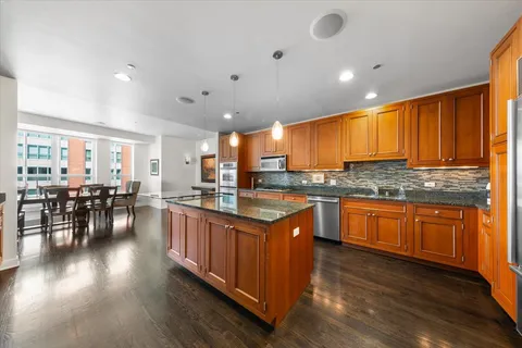 $1,899,990 | 445 East North Water Street, Unit 2501, Chicago, IL 60611