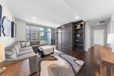 $1,899,990 | 445 East North Water Street, Unit 2501, Chicago, IL 60611