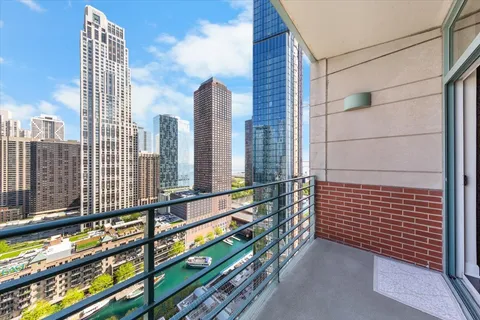 $1,899,990 | 445 East North Water Street, Unit 2501, Chicago, IL 60611