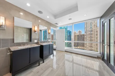 $1,899,990 | 445 East North Water Street, Unit 2501, Chicago, IL 60611