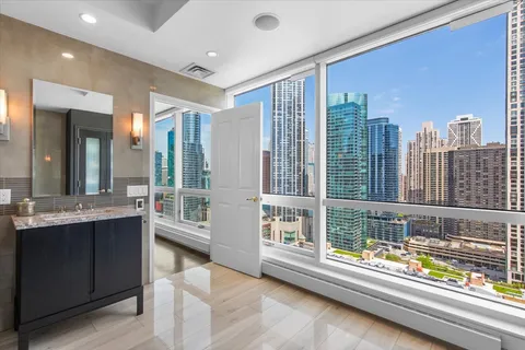 $1,899,990 | 445 East North Water Street, Unit 2501, Chicago, IL 60611