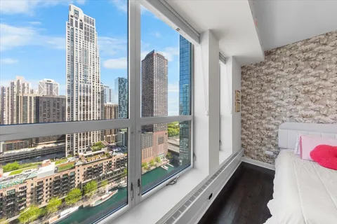 $1,899,990 | 445 East North Water Street, Unit 2501, Chicago, IL 60611