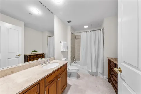 $1,899,990 | 445 East North Water Street, Unit 2501, Chicago, IL 60611