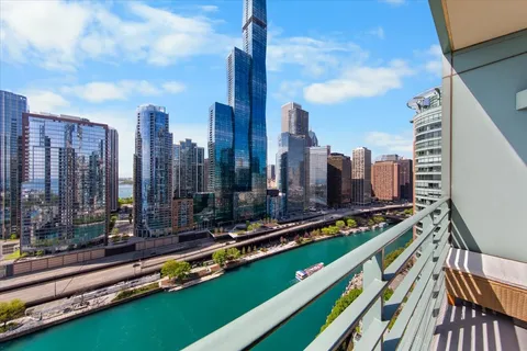 $1,899,990 | 445 East North Water Street, Unit 2501, Chicago, IL 60611