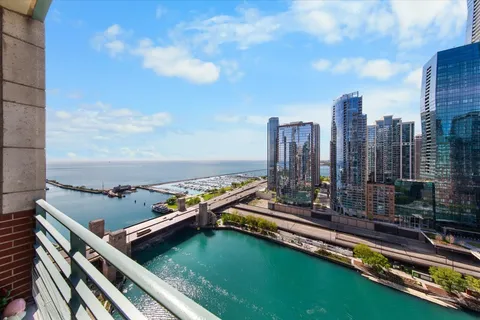 $1,899,990 | 445 East North Water Street, Unit 2501, Chicago, IL 60611